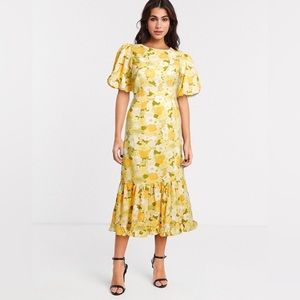 NWOT ASOS DESIGN puff sleeve maxi dress with pephem in 70s floral size 4